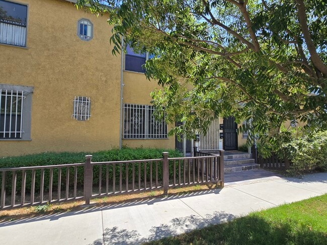 Building Photo - 3454 West Blvd Unit 3454 WEST BLVD Rental