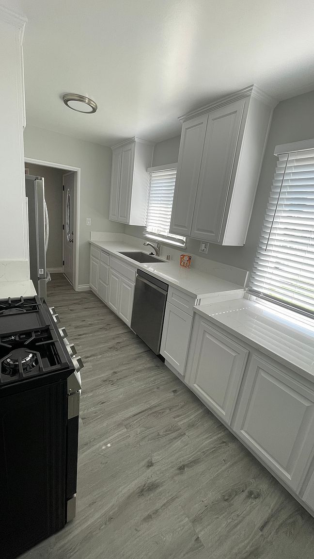 Photo - 9665 Glandon St