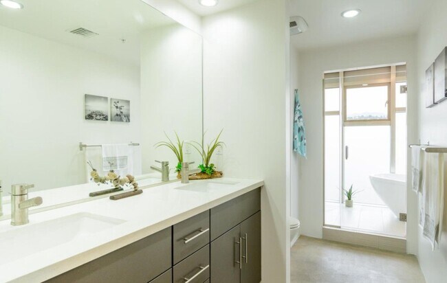 Photo - 3238 Casitas Ave