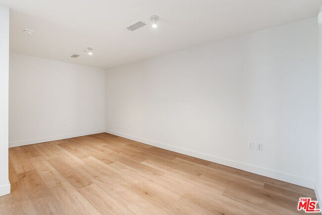 Photo - 3688 Overland Ave Unit 202