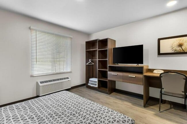 Photo - 1044 W Ave O 8