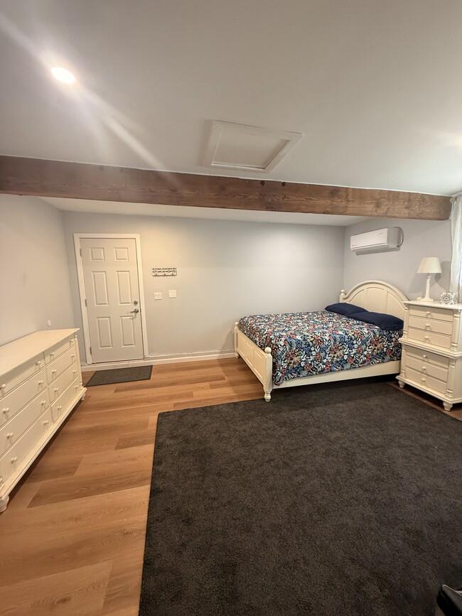 Building Photo - 14108 Angell St