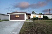 Photo - 1738 W Raymar St House