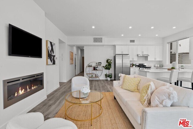 Photo - 5114 Cahuenga Blvd Unit 2