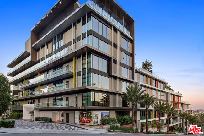 Building Photo - 8420 Sunset Blvd Unit 405