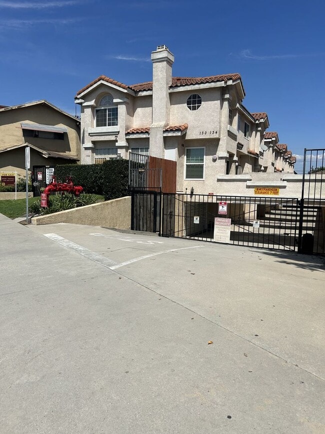 Cozy 3 bedroom Condo in the most demanded ... - Cozy 3 bedroom Condo in the most demanded ... Unit A