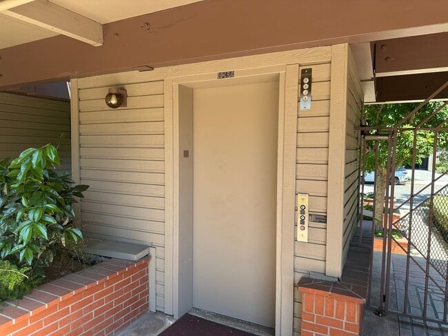 Photo - 248 W Loraine St Unit 201