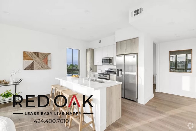 Building Photo - 12444 Chandler Blvd Rental