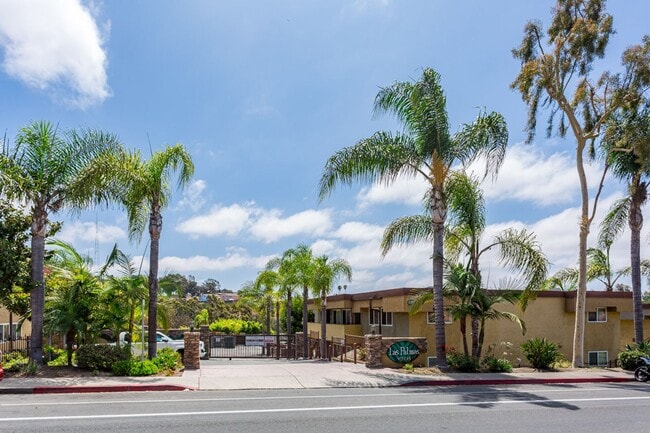 Cozy Condo in Gated Community! - Cozy Condo in Gated Community!