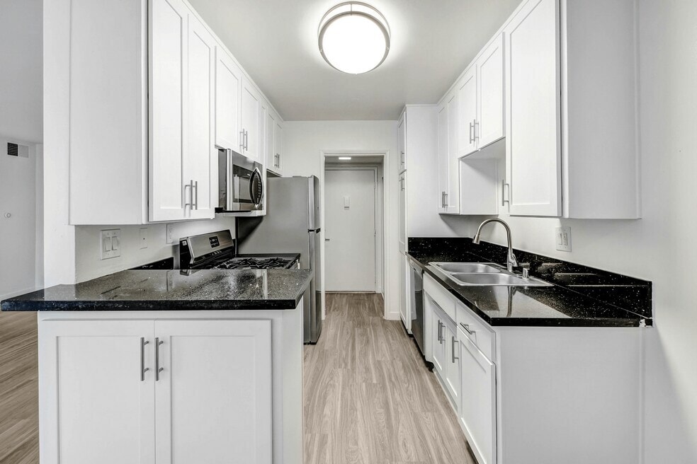 3D Tour - Balboa Court