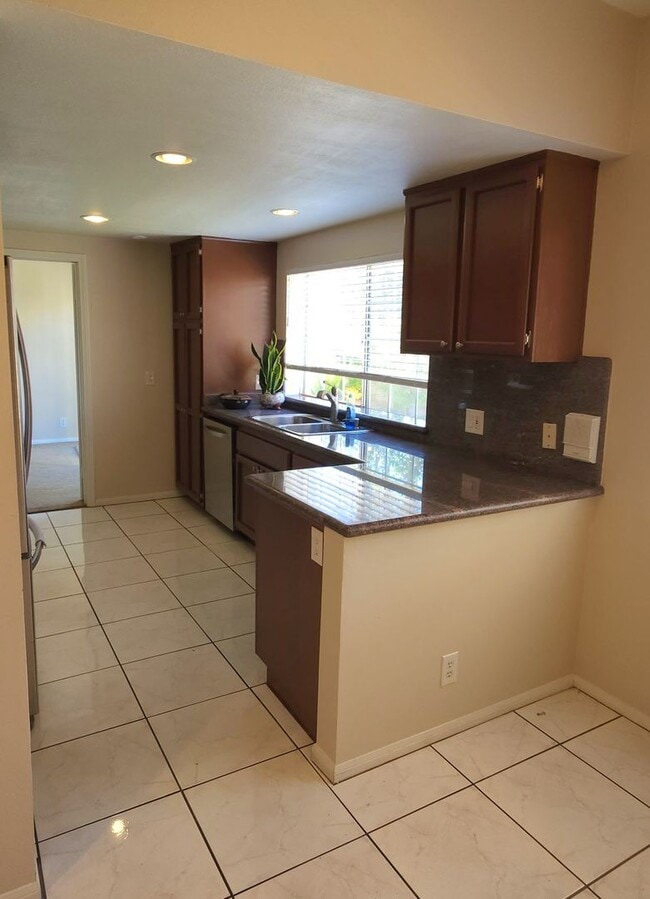 Photo - Amazing 2 story 4 bedroom home in Simi Val...