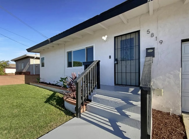 Photo - 5819 Roanoke St