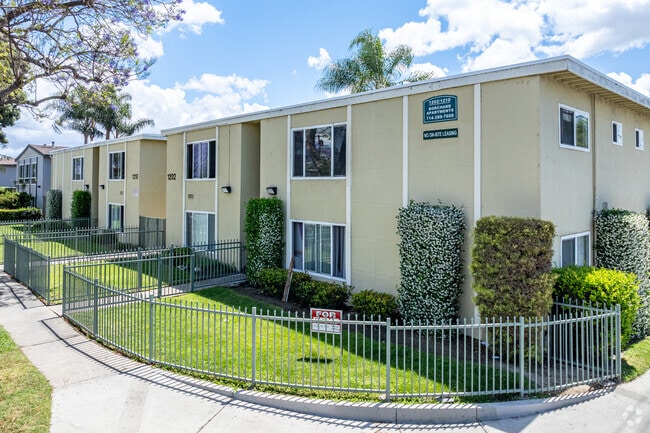 Building Photo - Borchard Apartments