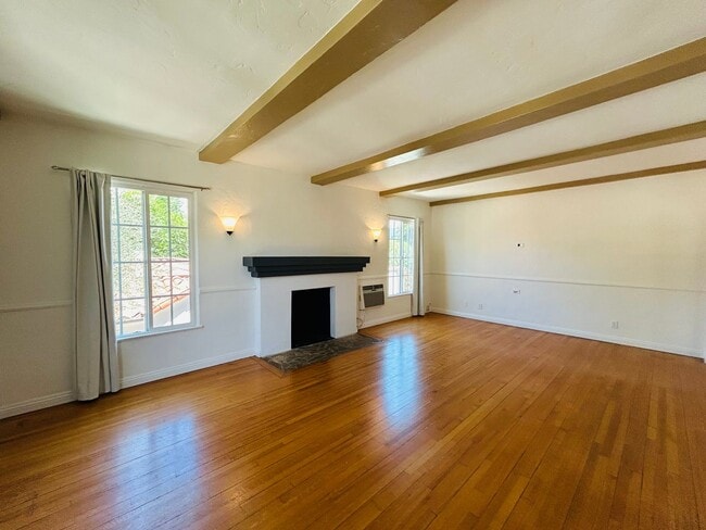 Building Photo - har340 Unit 340