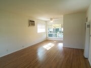 Photo - Great home with gorgeous hardwood floors!!