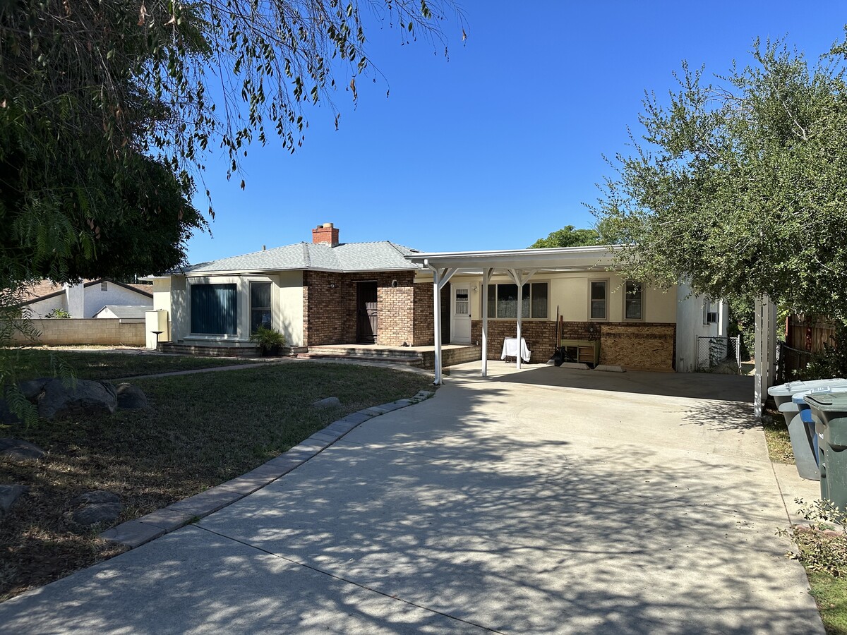 Photo - 2152 Bear Valley Pky