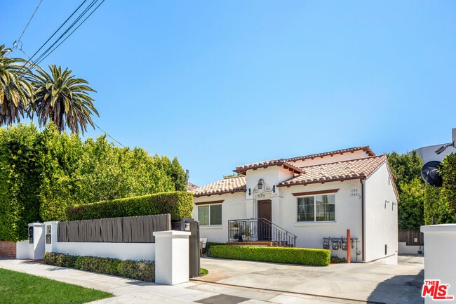 Photo - 1350 N Stanley Ave