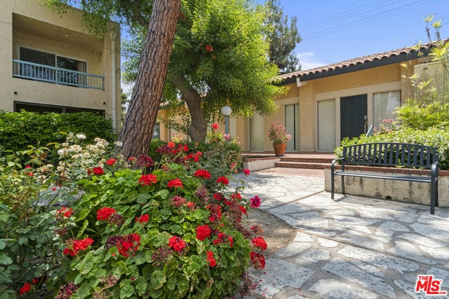 Photo - 18307 Burbank Blvd Unit 325