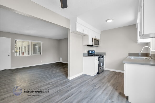 Raymond Court - Raymond Court Apartments