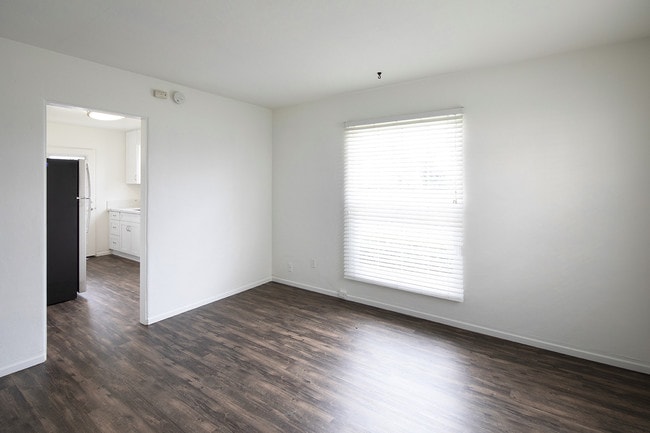 Photo - 1BR Cottage in Pacific Beach with Garage! Unit 1338