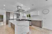 Photo - 4925 Nagle Ave