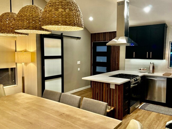 Building Photo - 2 Bedroom, 2 Bath + Loft, with Exceptional Views! Just Steps to the Beach!