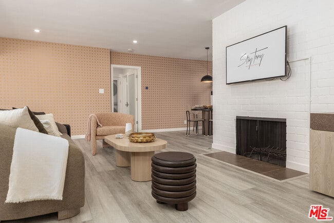 Photo - 8911 Cynthia St Unit 10