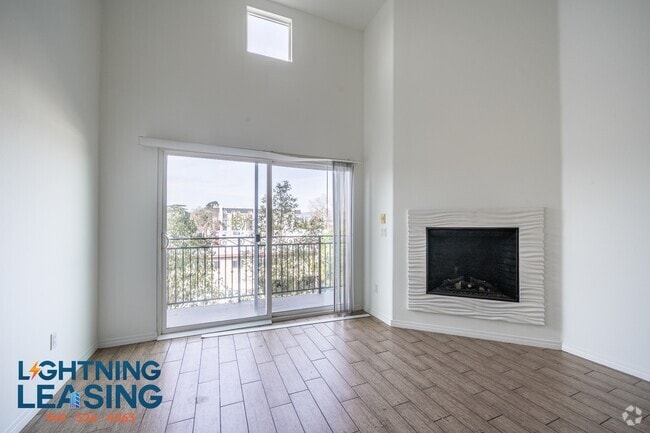 Building Photo - 11927 Kling St Unit 408B Rental