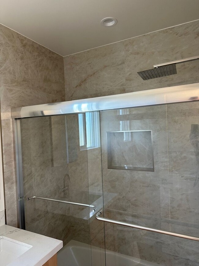 Photo - Florence 135-137 Unit 137