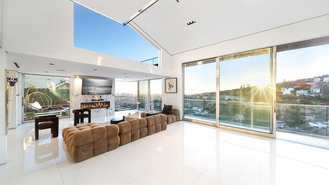 Photo - 1623 Viewmont Dr