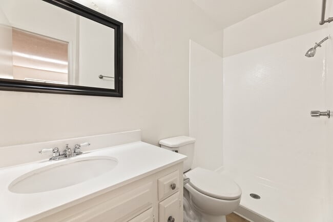 Photo - 10535 Lindley Avenue