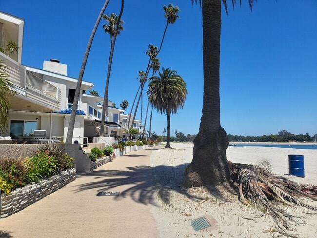 Photo - 2950 Bayside Ln Unit 2950