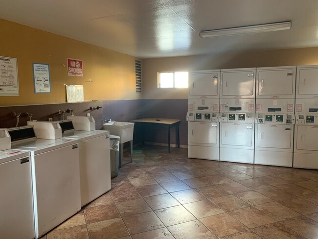 Photo - Hampton Pointe Apartments