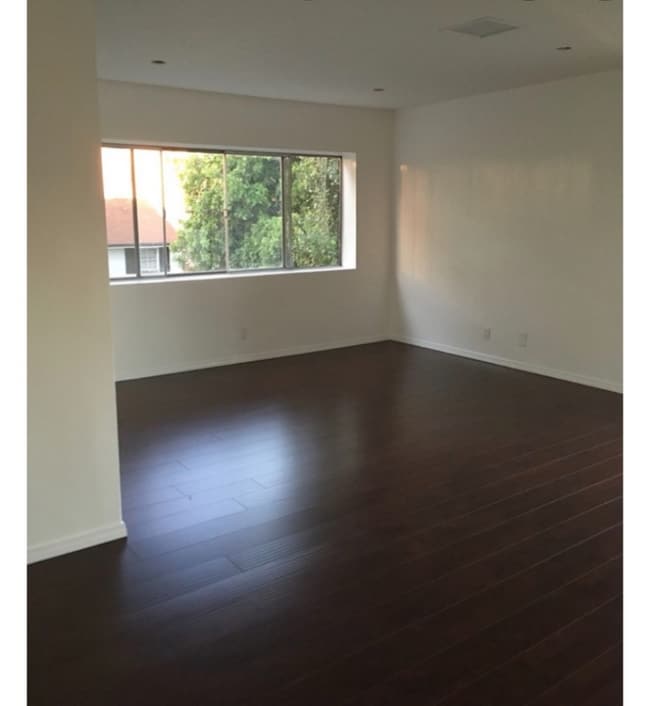 Photo - 5711 Carlton Way