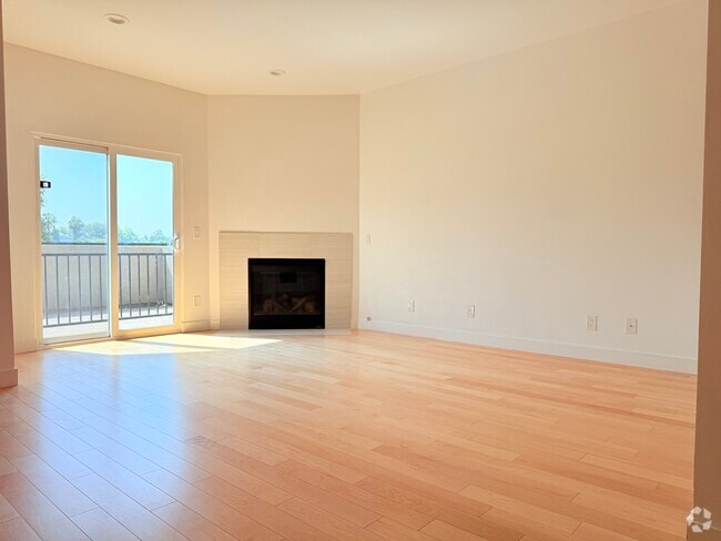 Building Photo - 1878 N Alvarado St Rental