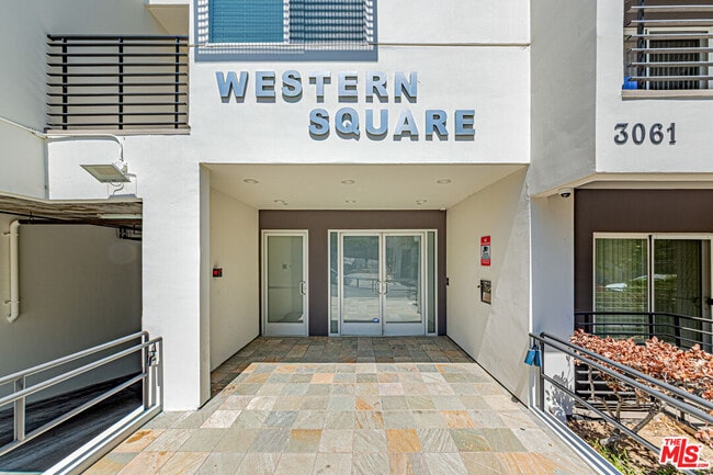 Building Photo - 3061 W 12th Pl Unit 204