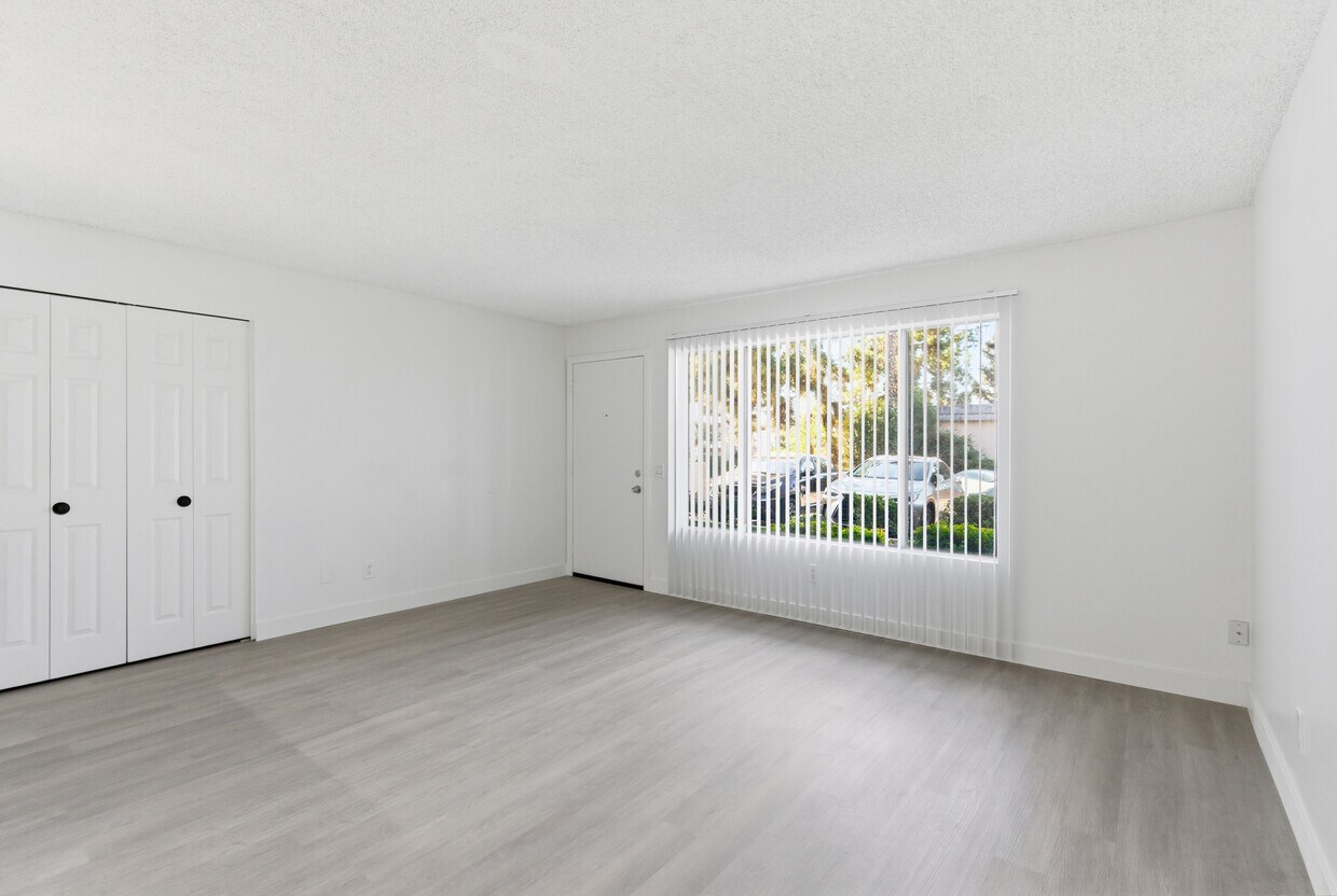 3D Tour - Granada Pueblo Apartments