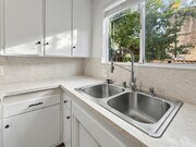 Photo - 328-330 S Doheny Dr