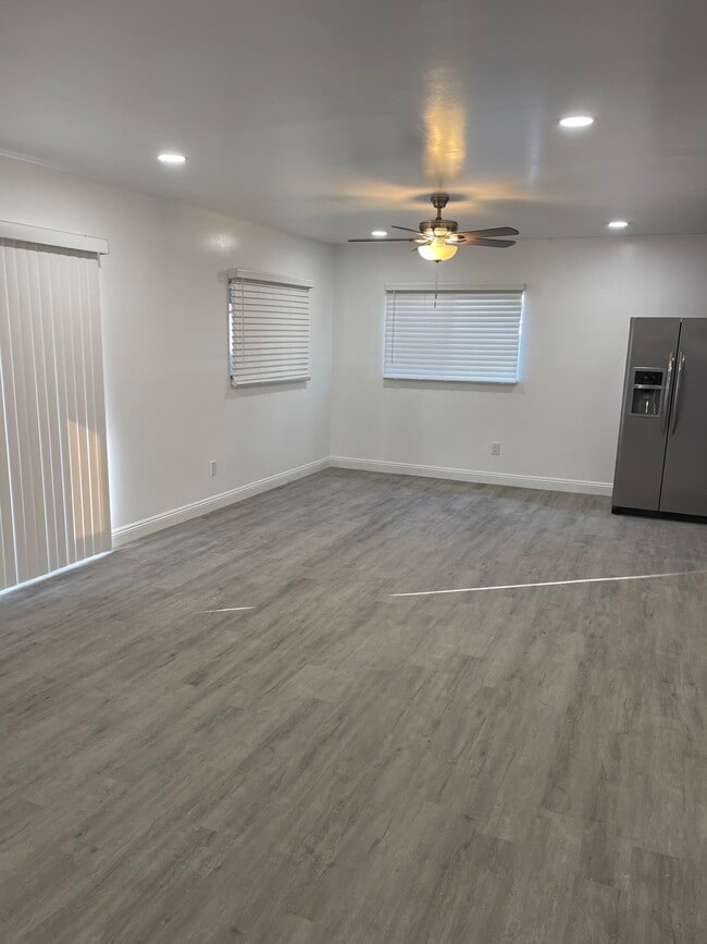 dining room - 2005 240th St Unit 23843 Eshelman Ave