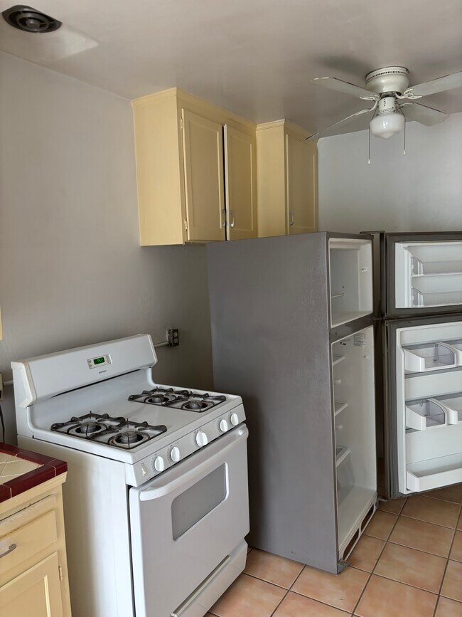 Photo - 4010-4016 Illinois Unit 4012 1/2