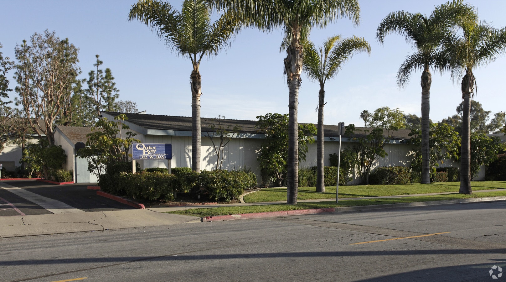 Photo - 372 W Bay St