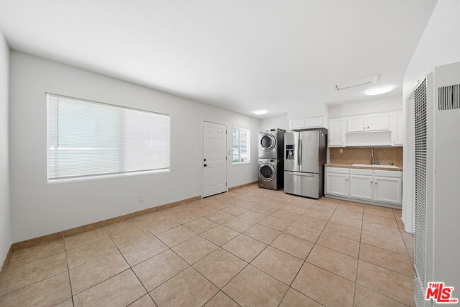 Building Photo - 6133 Orchard Ave Unit B