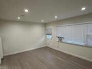 Photo - 421 E Acacia Ave