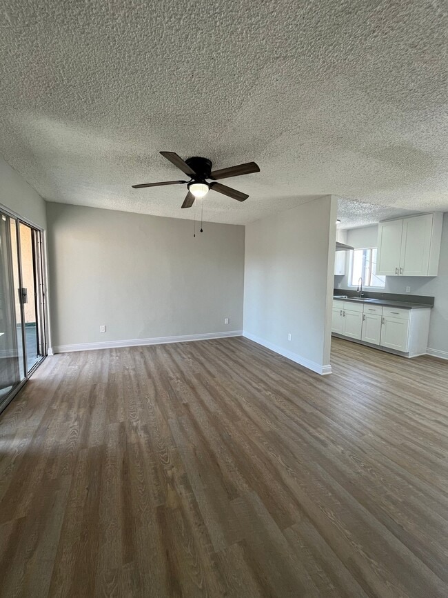Photo - 641 W 92nd St Unit 5