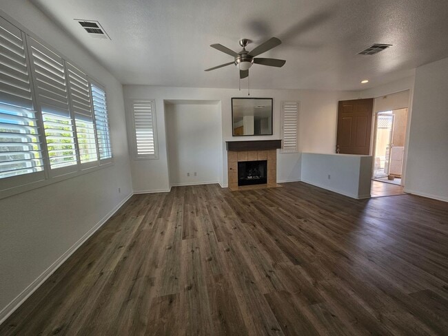 Building Photo - SENIOR 55+ COMMUNITY BEAUTIFUL 2BED/2BATH Rental
