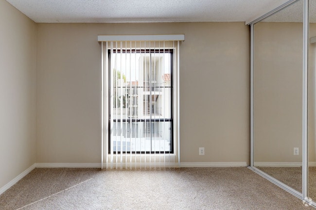 1BR, 1BA - 550 SF - Peppertree Apartments