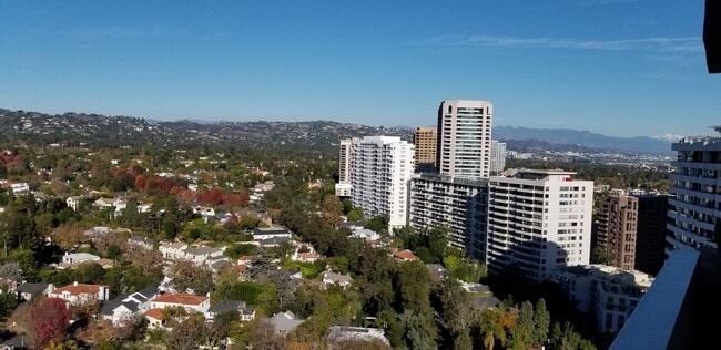 Building Photo - 10701 Wilshire Blvd Rental