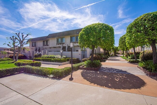 Photo - 848 W Huntington Dr