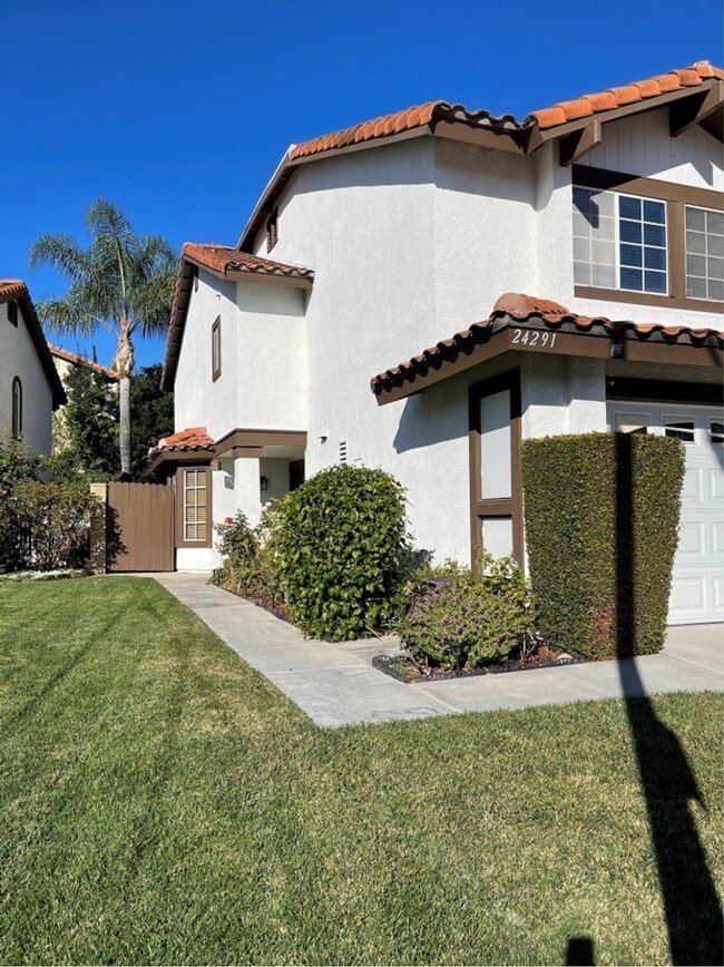 Building Photo - BEAUTIFUL 2 STORY HOME WITH HUGE MASTER BE...