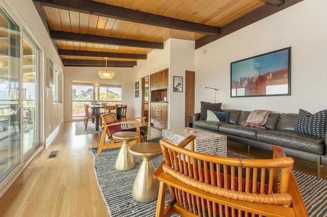 Photo - Spectacular Furnished 4 Bedroom/ 3 Bath Mid-Century Modern Retreat in Encinitas